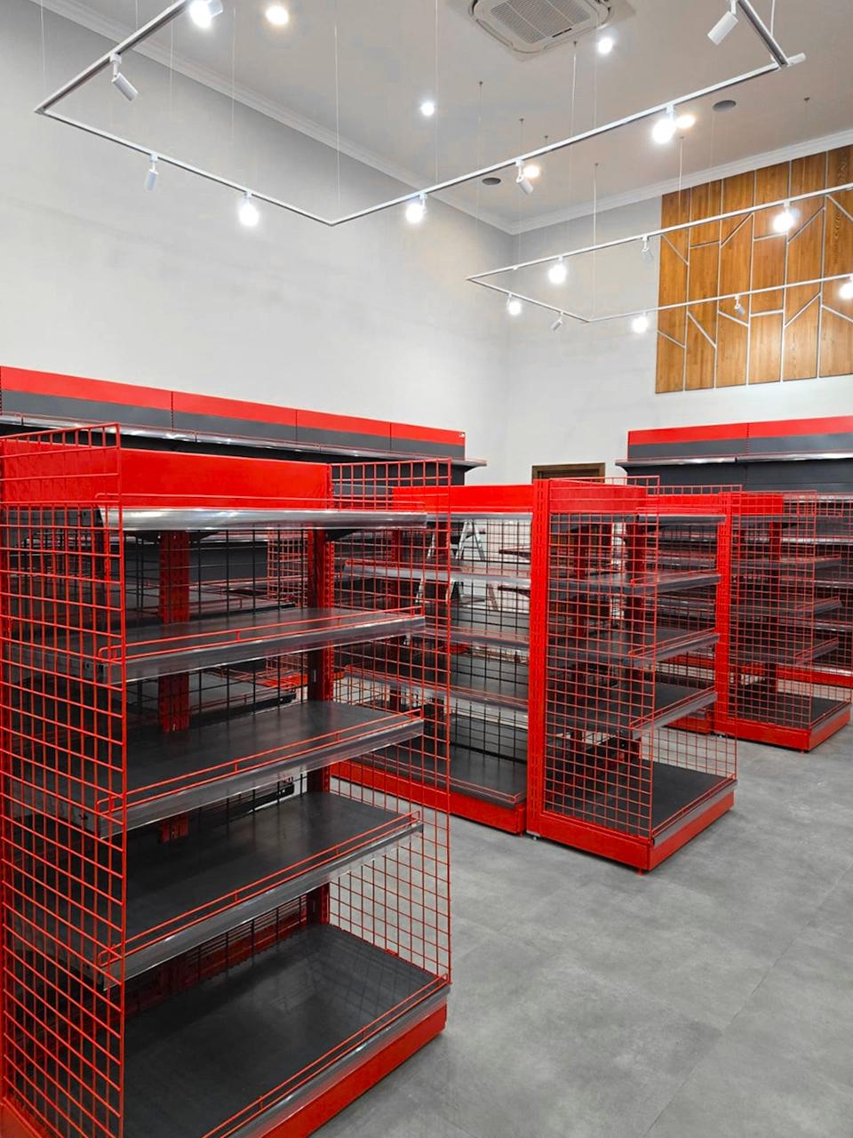 4RM Retail Shelving